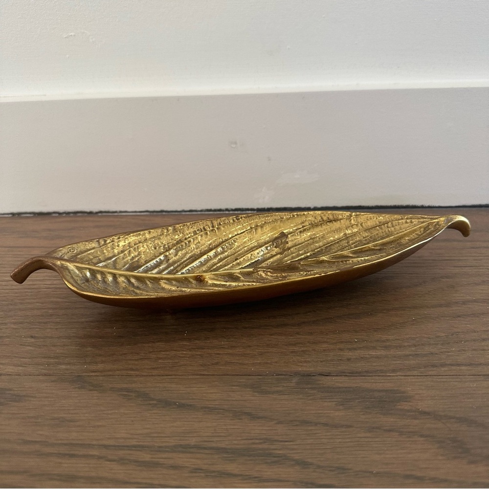 Vintage 1940s Virginia Metalcrafters Brass Calathea Leaf Dish Tray 10.5"l - Picture 4 of 8